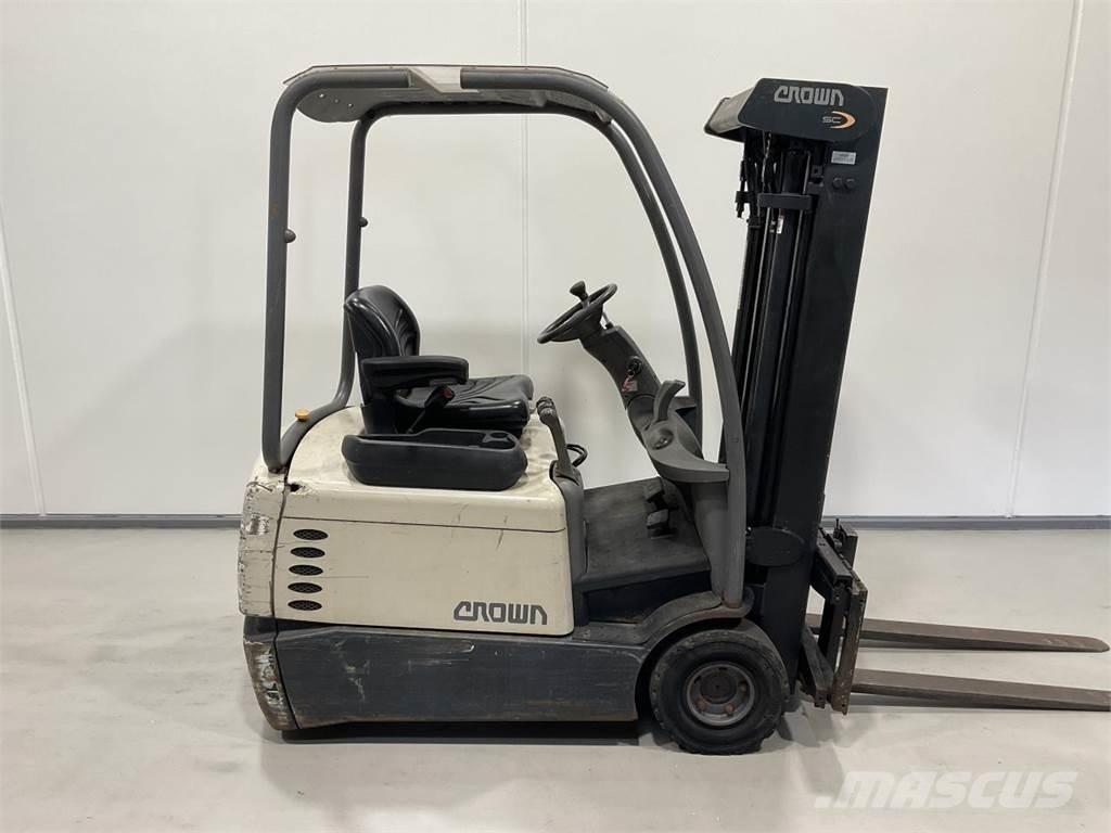 Crown SC3220-1,3 Electric forklift trucks