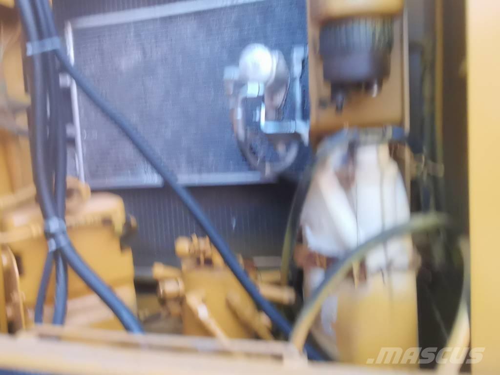 CAT 330 D Crawler excavators