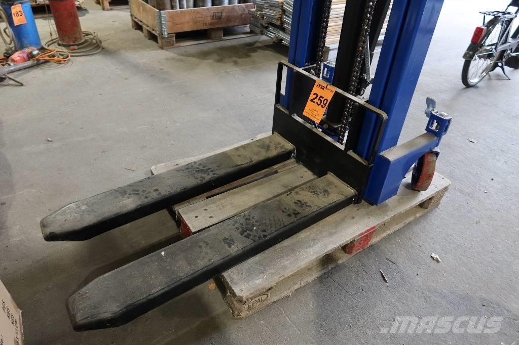 NH SFH1025 Hand pallet stackers