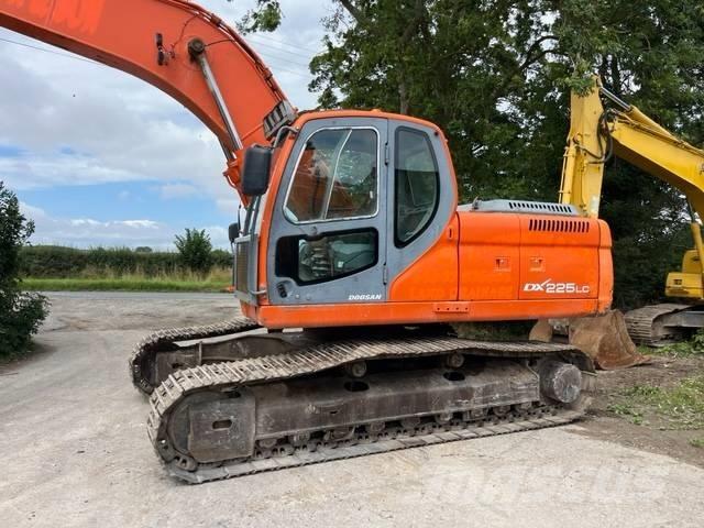 Doosan DX 225 LC Crawler excavators