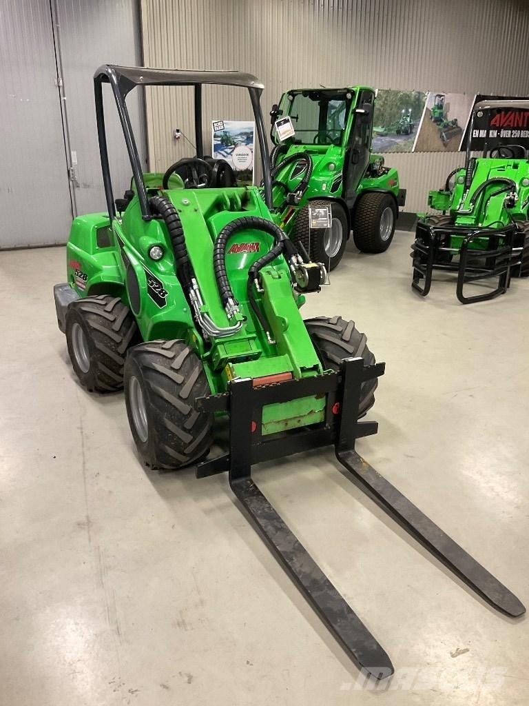 Avant 528 Multi-purpose loaders