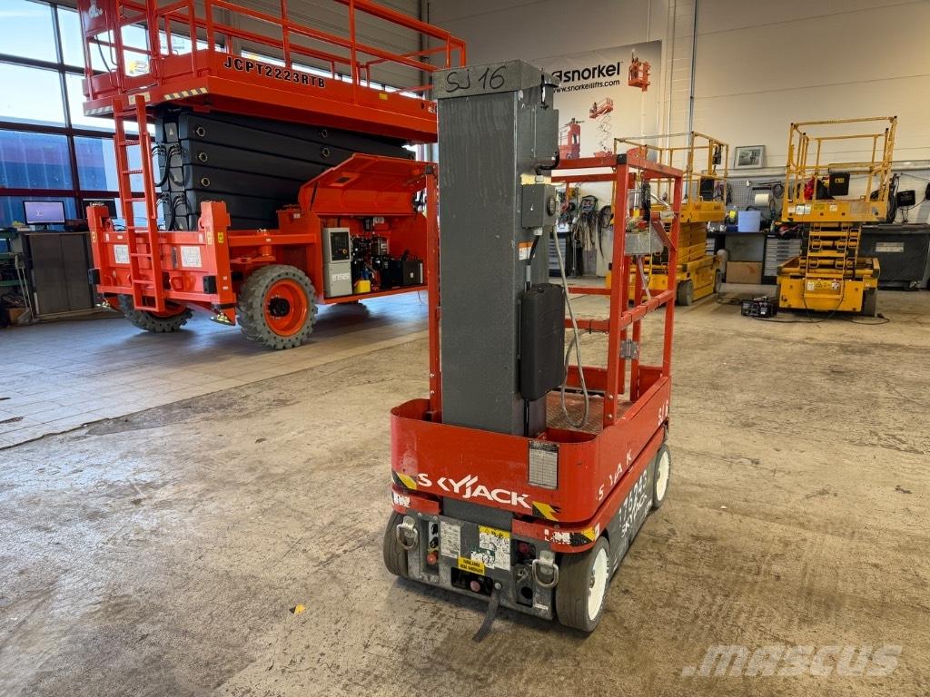 SkyJack SJ 16 Used Personnel lifts and access elevators