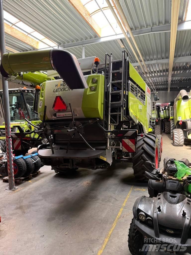 CLAAS Lexion 8900 TT Combine harvesters
