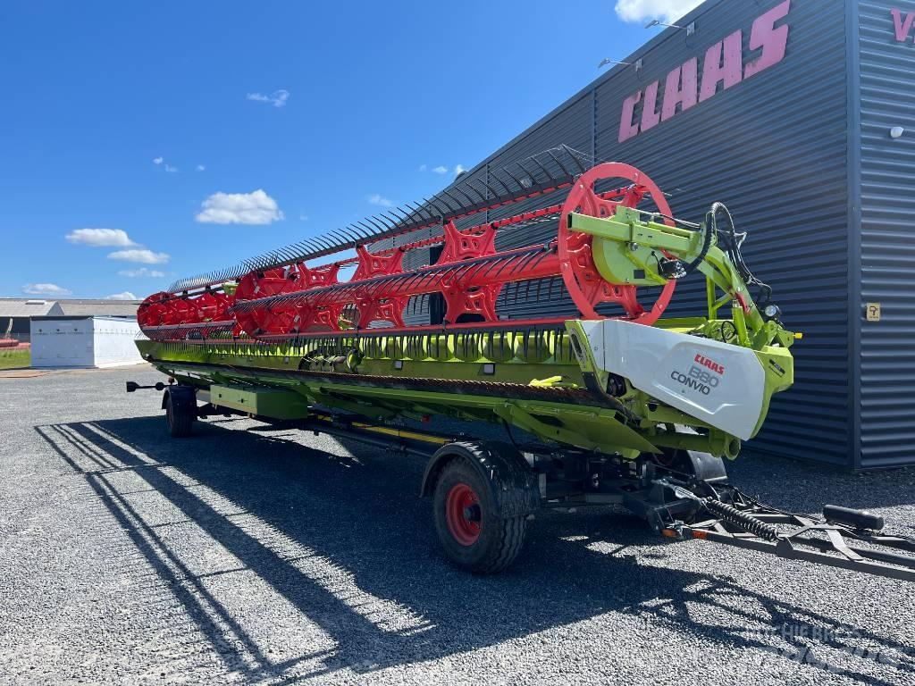 CLAAS Lexion 8900 TT Combine harvesters