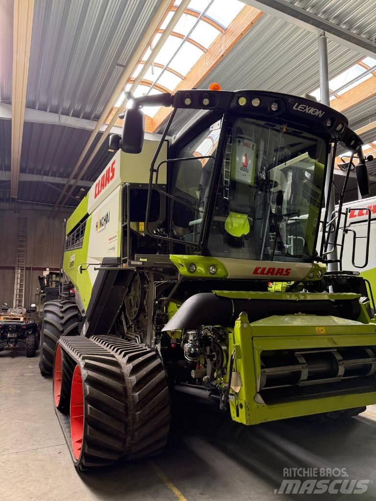CLAAS Lexion 8900 TT Combine harvesters