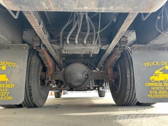 GMC Topkick C 7500 Truck mounted cranes