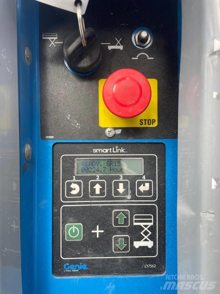 Genie GR 15 Used Personnel lifts and access elevators