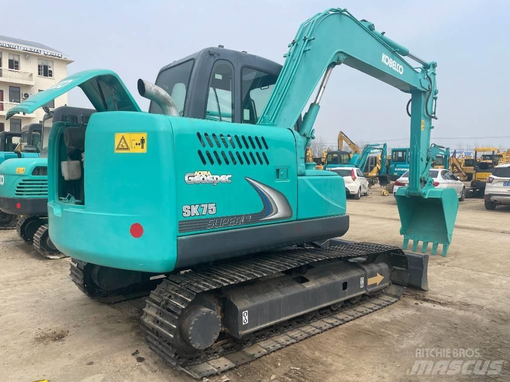 Kobelco SK 75 Crawler excavators