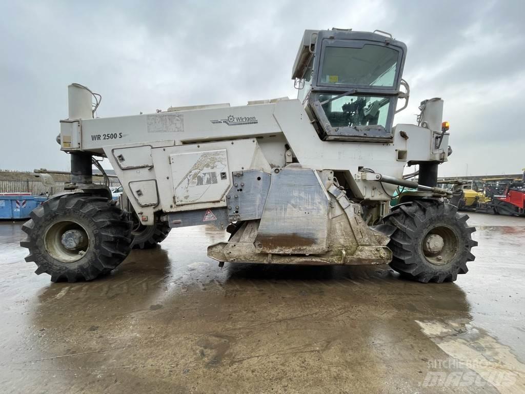 Wirtgen WR 2500S Asphalt recycling