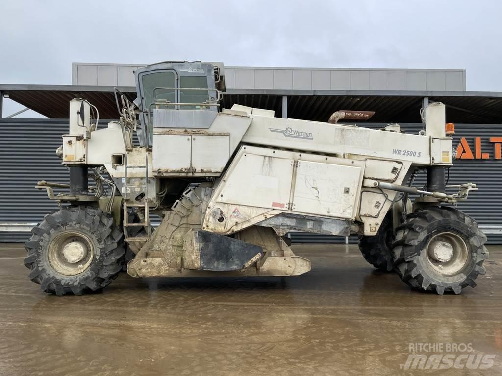 Wirtgen WR 2500S Asphalt recycling