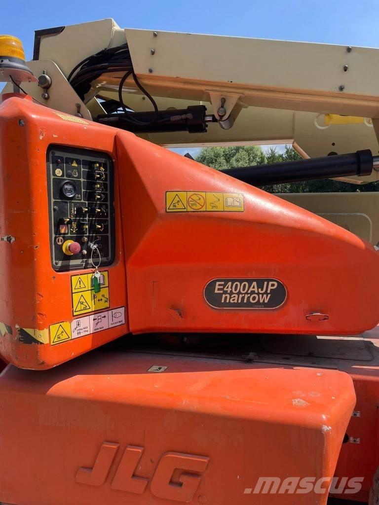JLG E 400 AJP Articulated boom lifts