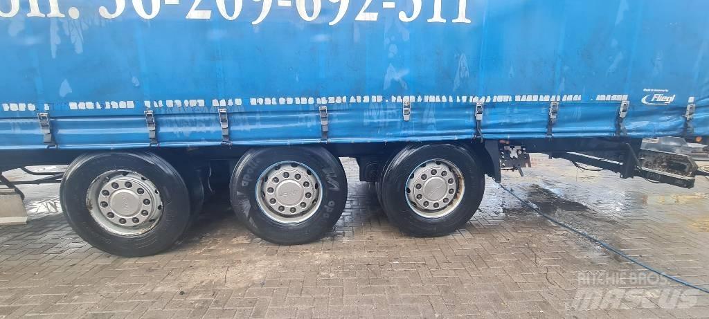 Fliegel SDS Curtainsider trailers