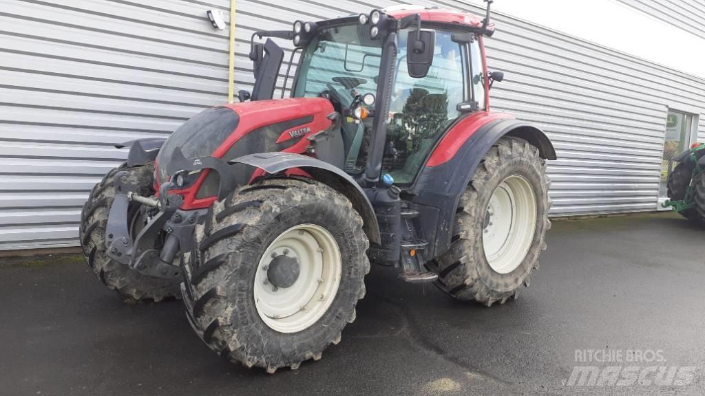 Valtra N 154 Tractors