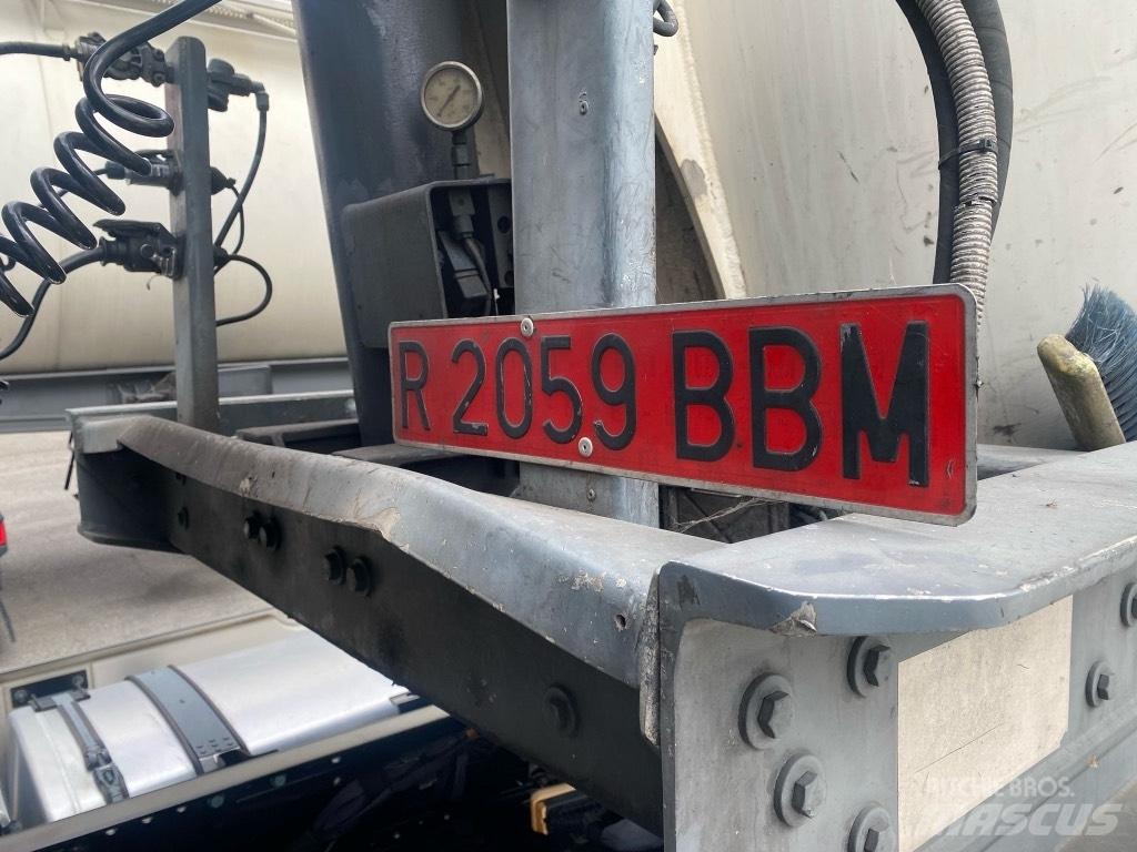 Spitzer SK2452CAL Tanker semi-trailers