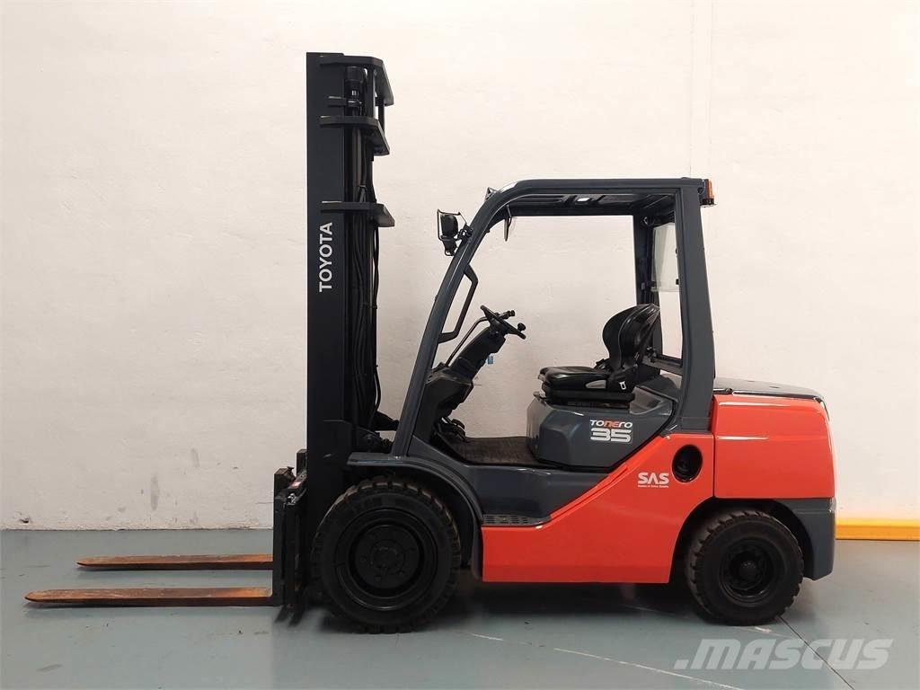 Toyota 52 8FDJF35 Diesel trucks