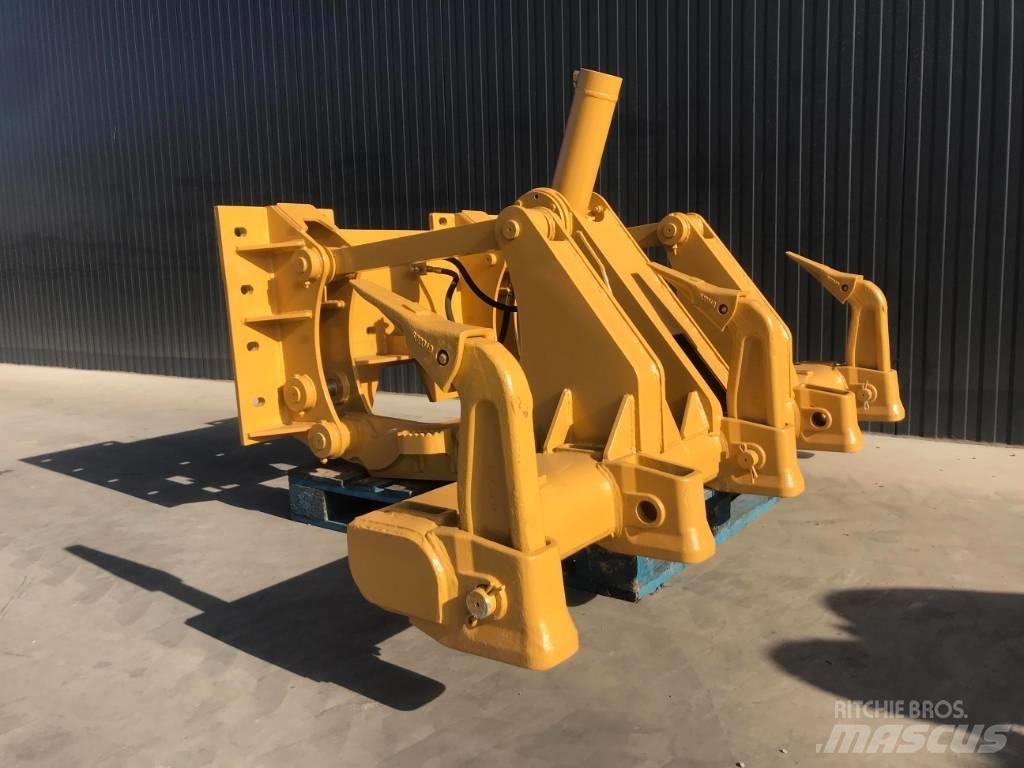 Volvo G946 Scarifiers