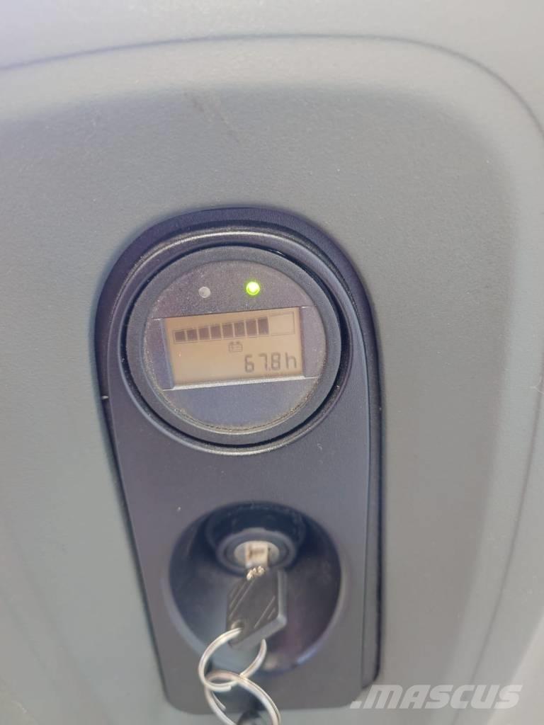 Linde L12i/1172 Pedestrian stacker