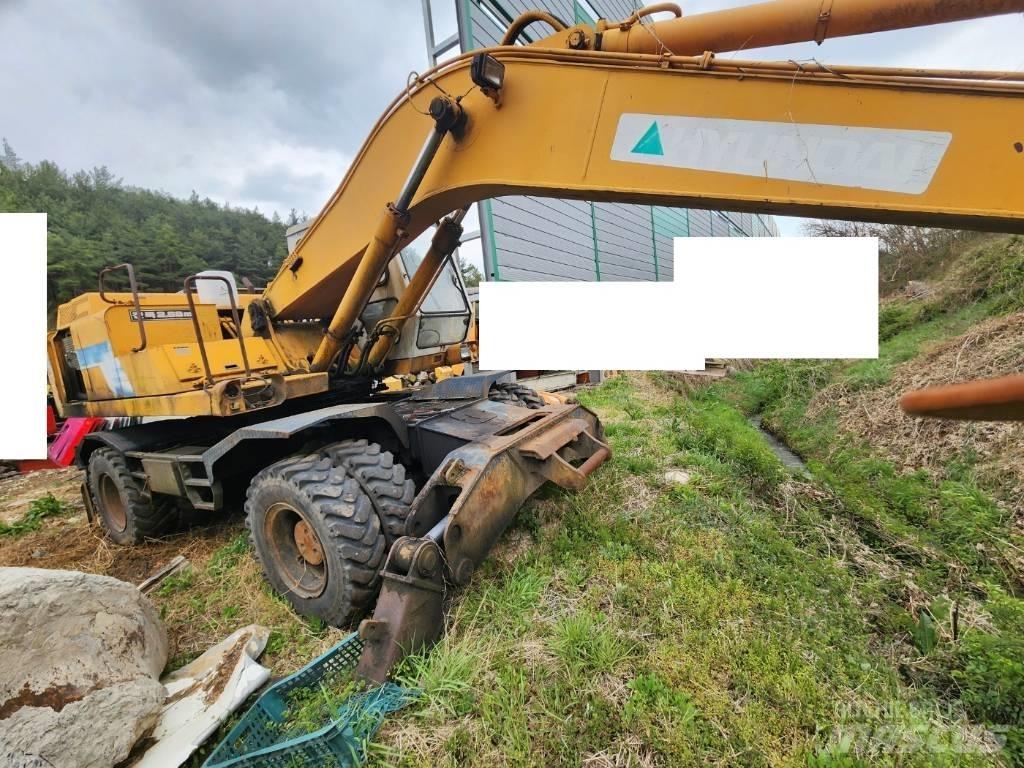 Hyundai ROBEX 2000W Wheeled excavators