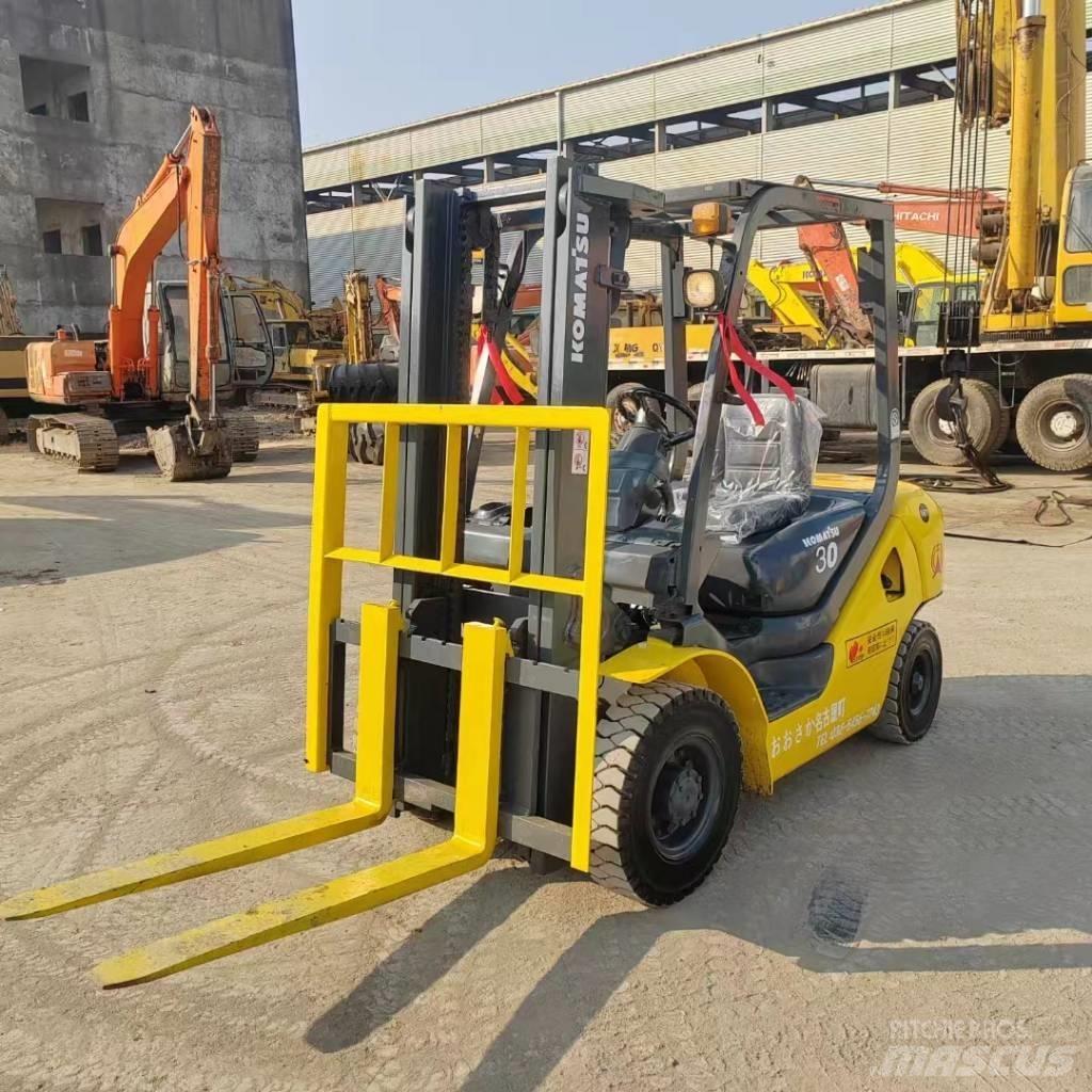 Komatsu FD 30 Diesel trucks
