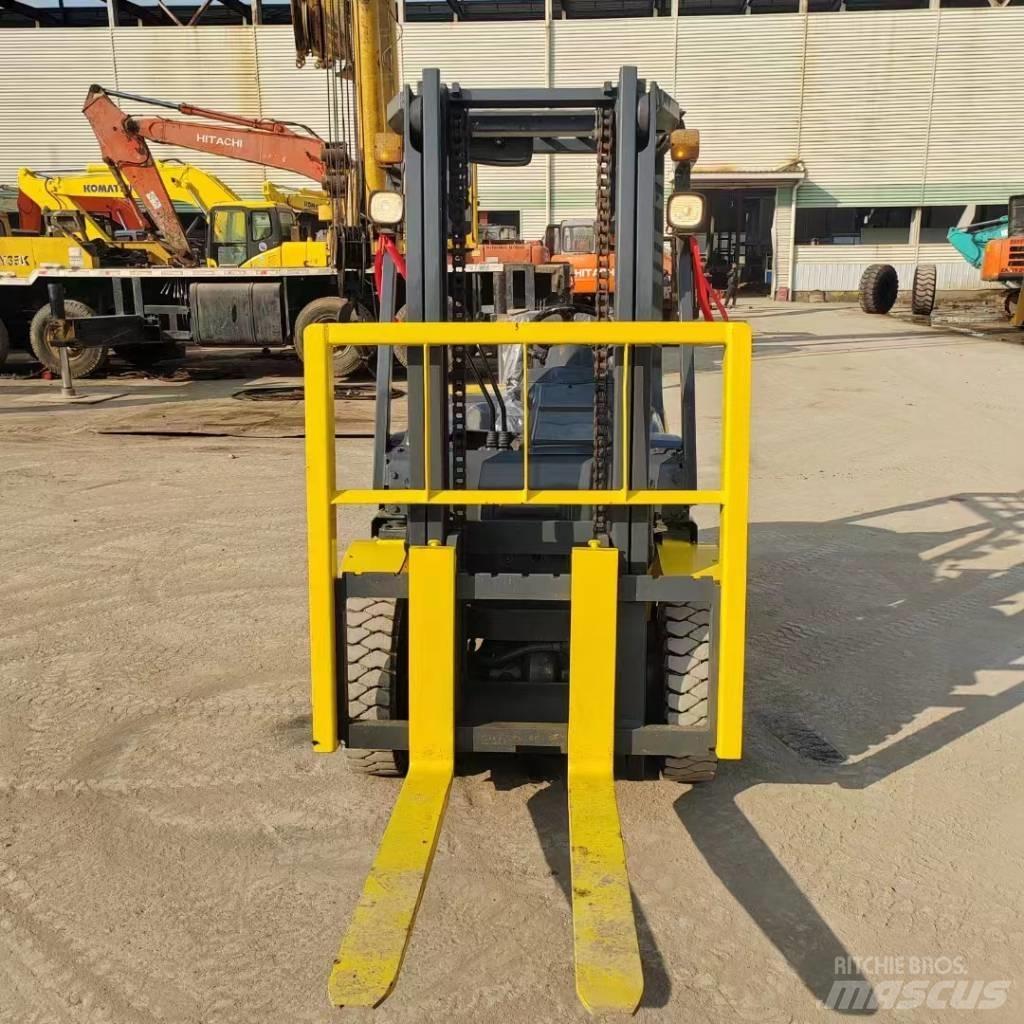 Komatsu FD 30 Diesel trucks