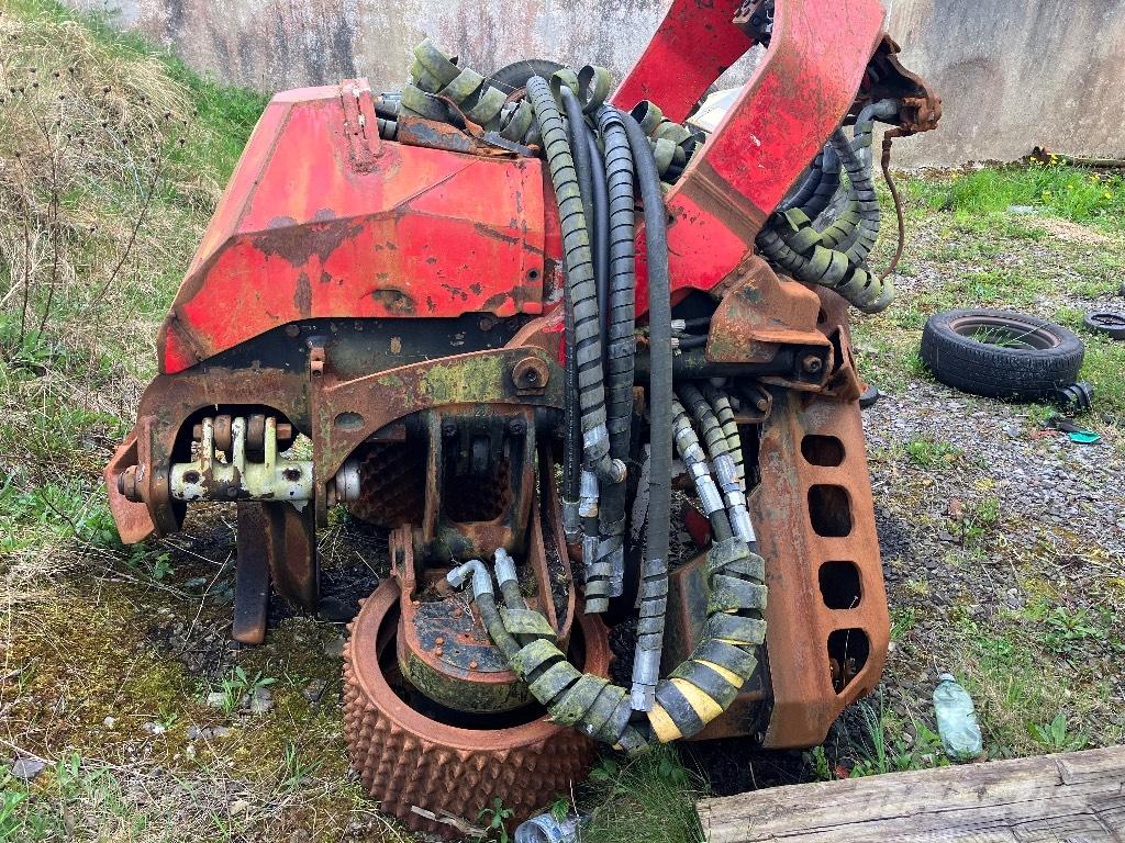 Komatsu 370.2 Harvester heads
