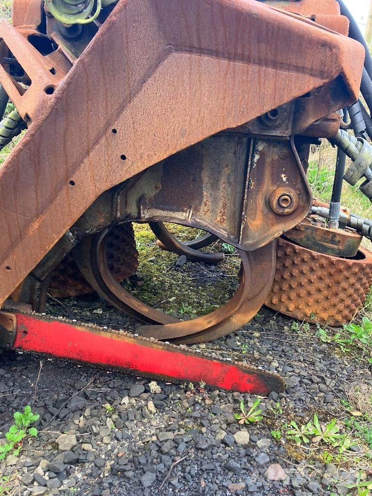 Komatsu 370.2 Harvester heads