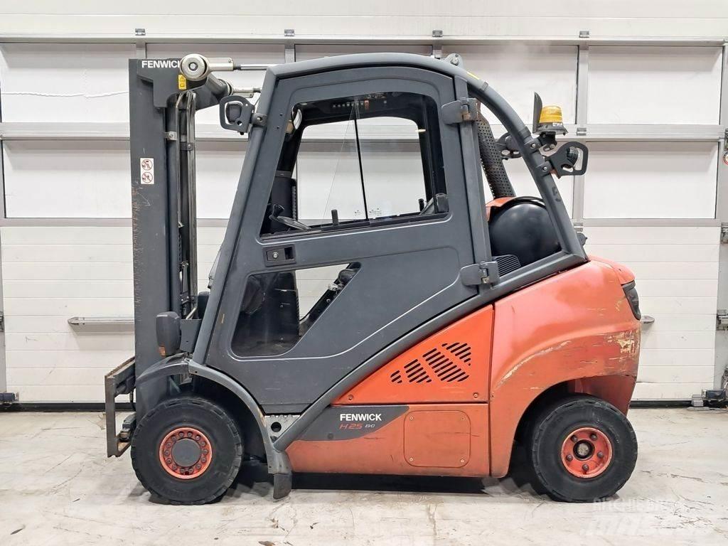 Linde H25T-02 LPG trucks