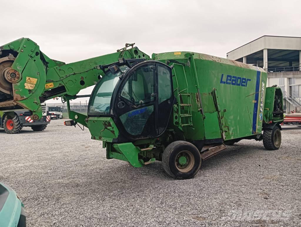 Faresin LEADER 2600 Feed mixer