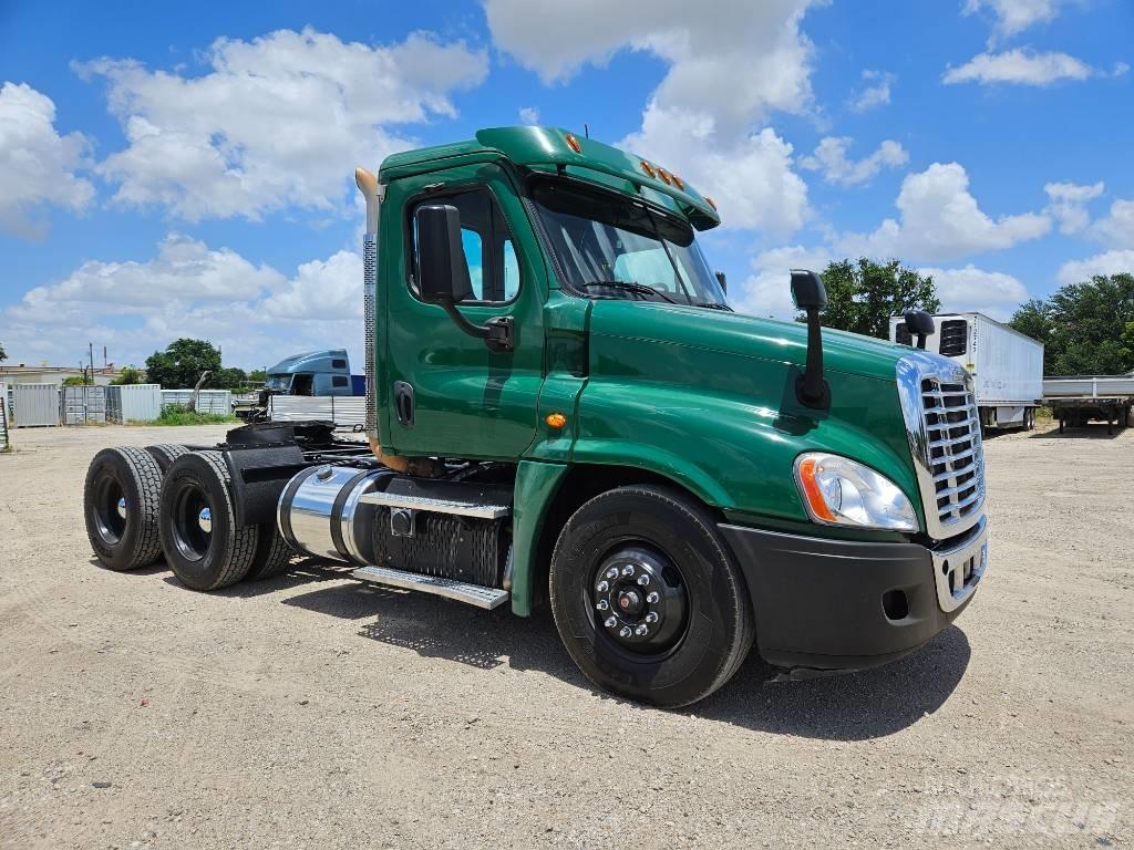 Freightliner 125 Prime Movers