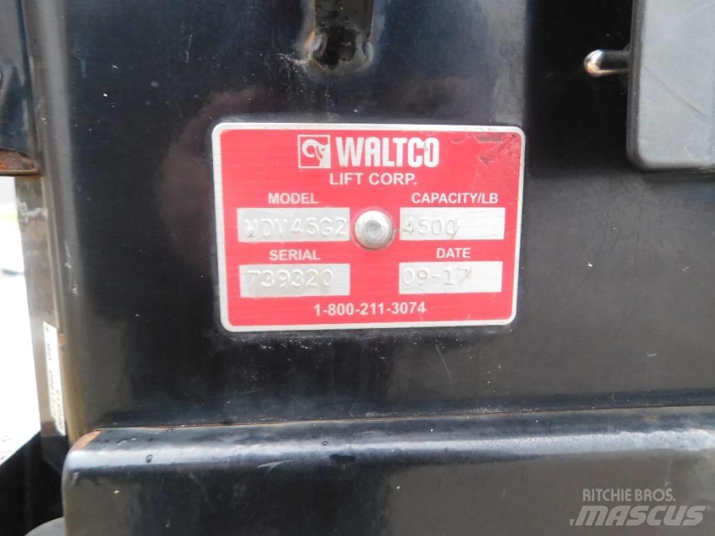 International 4300 Container trucks