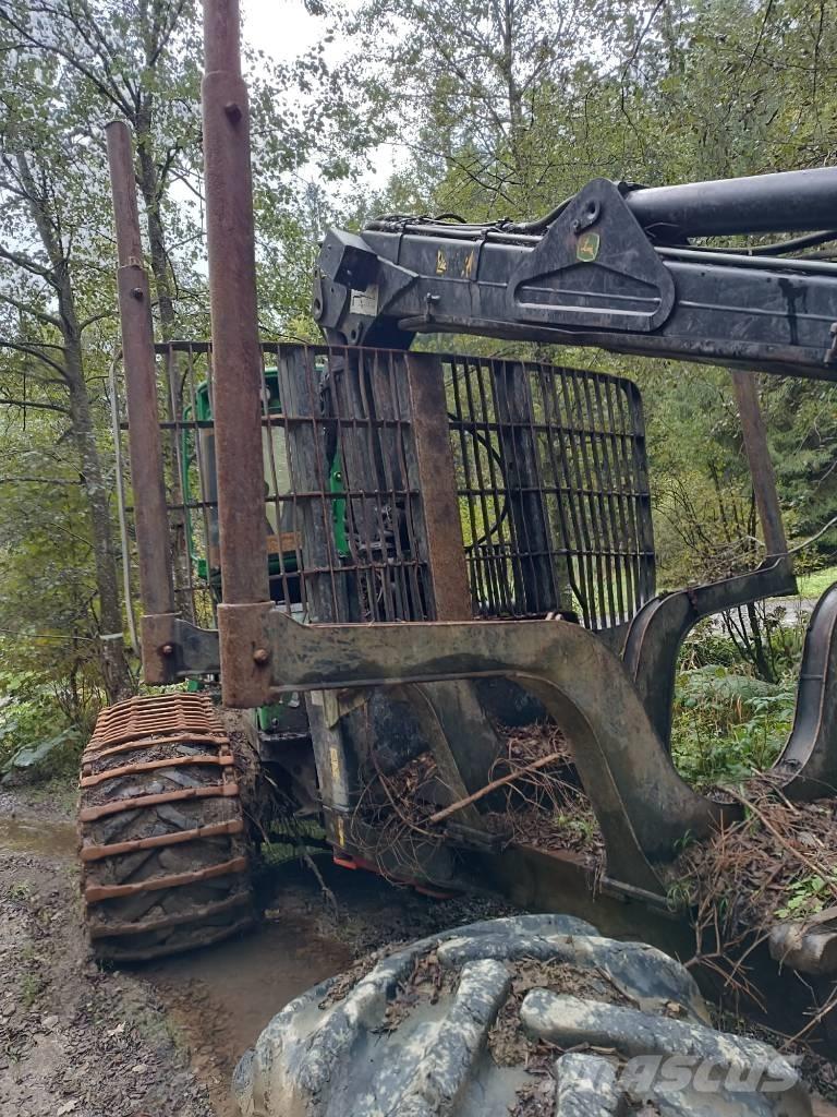 John Deere 1210 E Forwarders