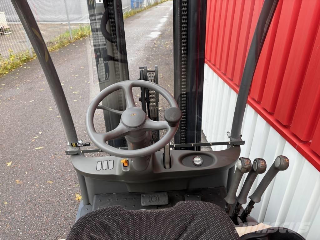Crown SC3220 Electric forklift trucks