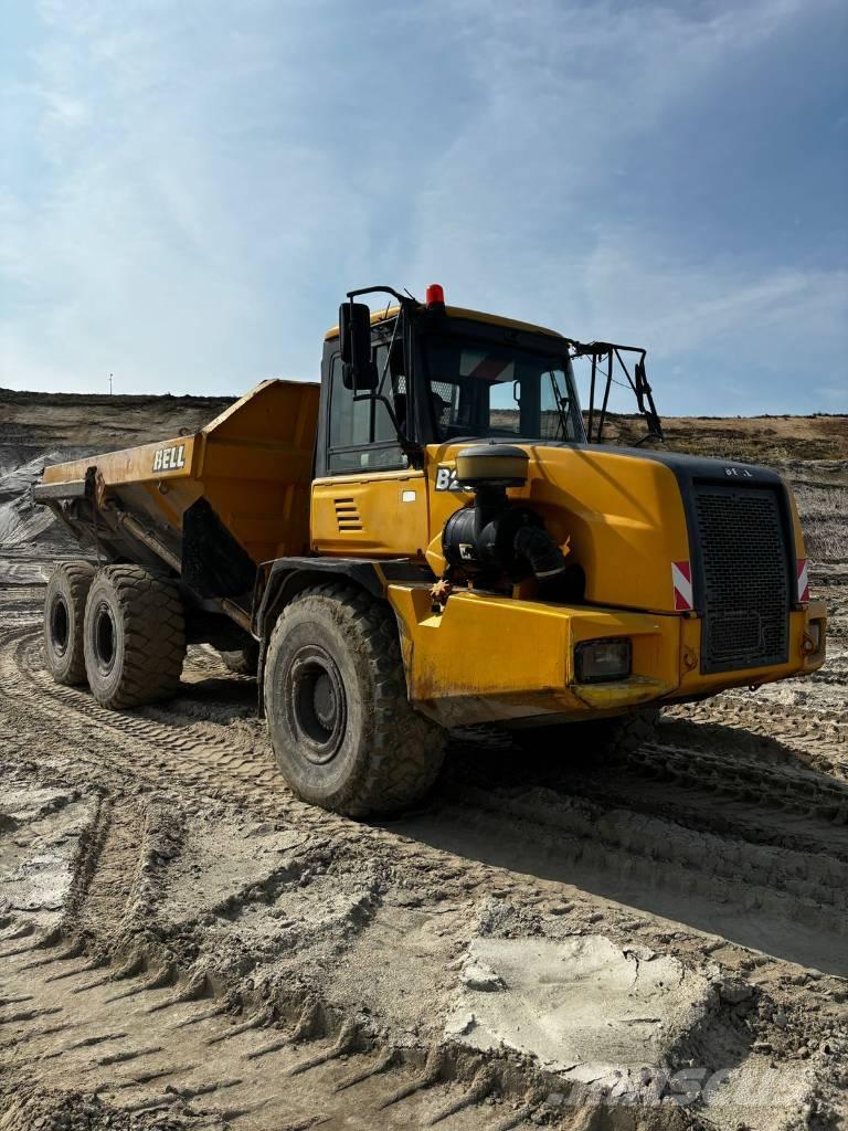 Bell B 25 Articulated Haulers
