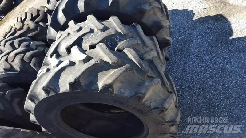  Pneus 300/70R20 Tyres, wheels and rims