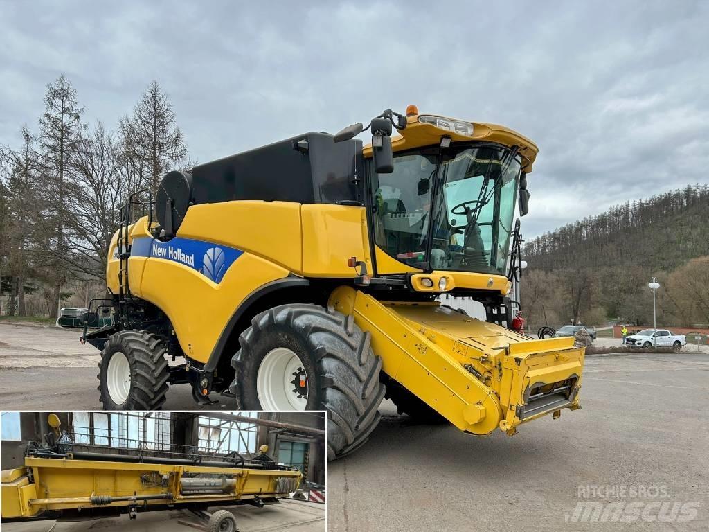 New Holland CX 8080 Combine harvesters