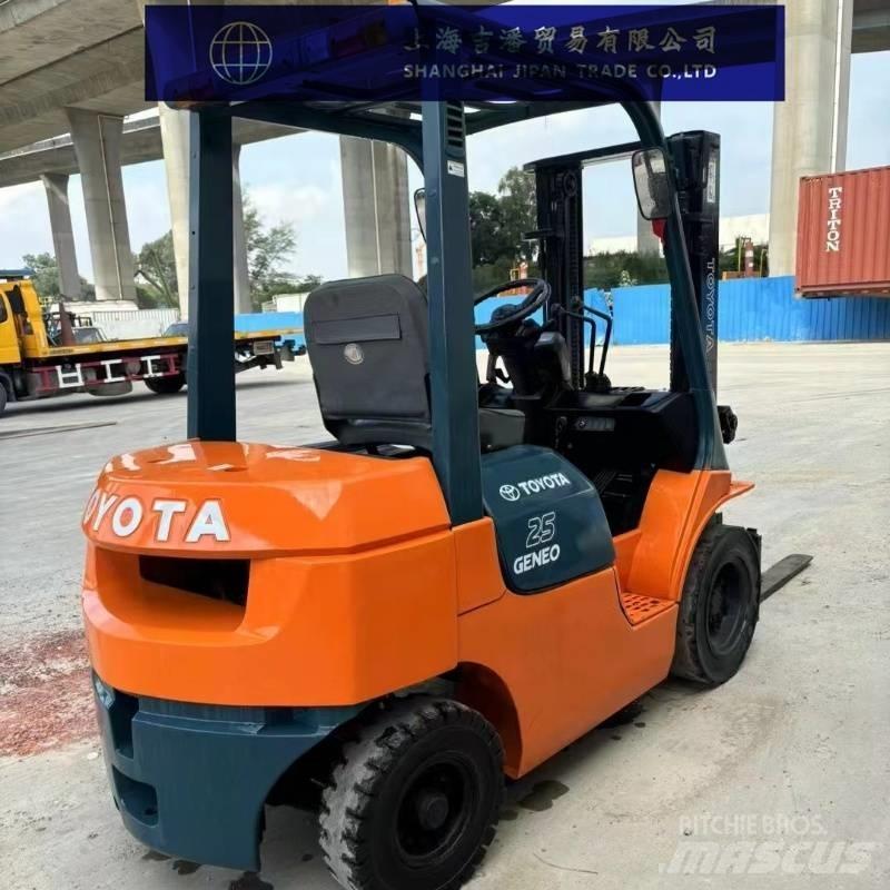 Toyota 25 Diesel trucks