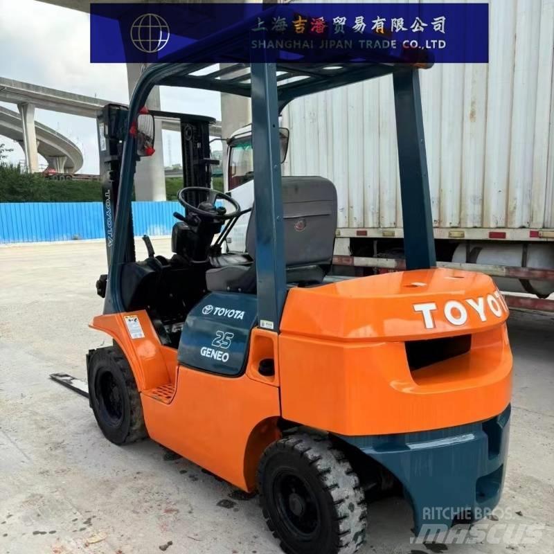 Toyota 25 Diesel trucks