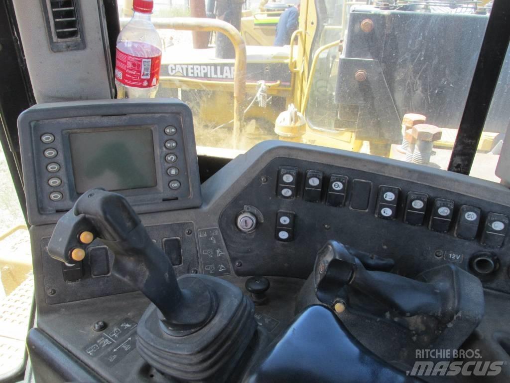 CAT D 9 T Crawler dozers