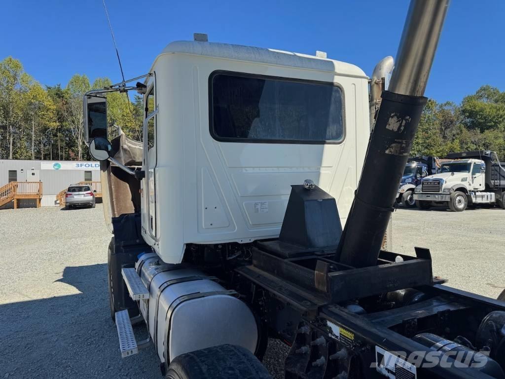 Mack GU713 Tipper trucks