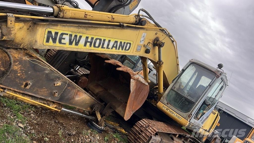 New Holland E 215 B Cabins and interior