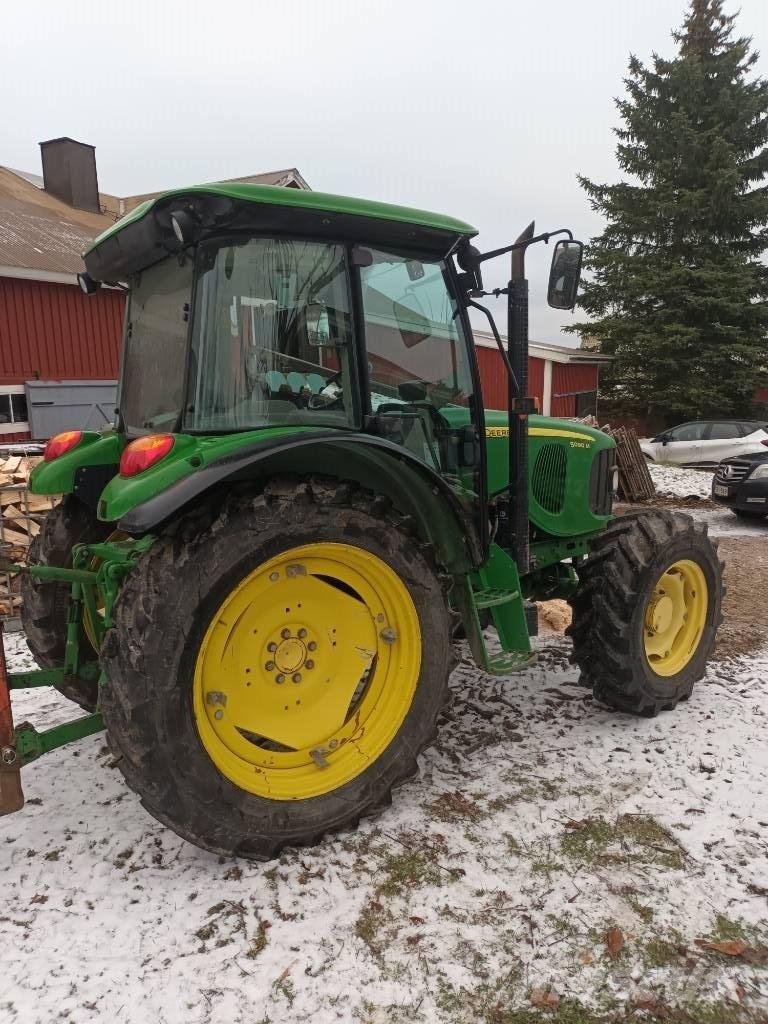 John Deere 5090 M Tractors