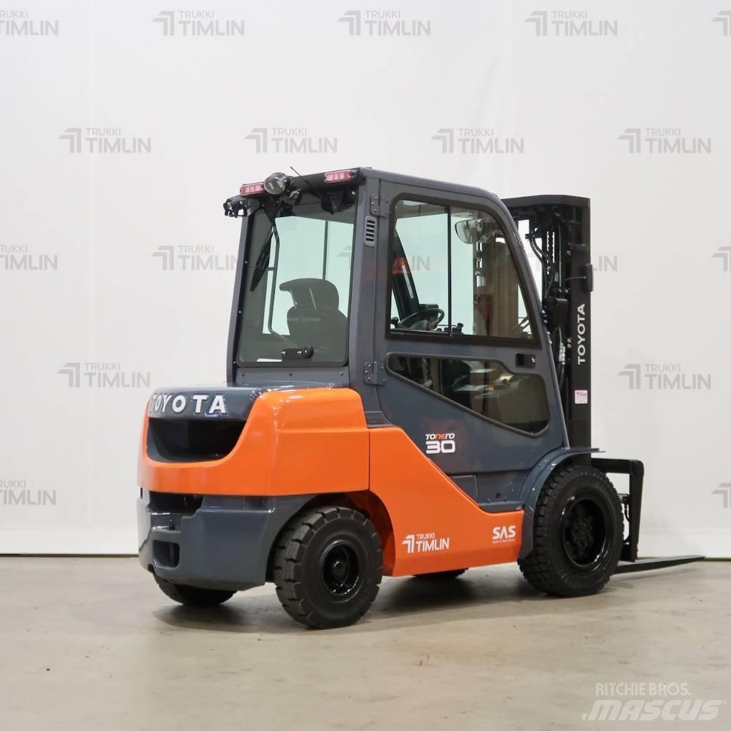 Toyota 02-8FDF30 Diesel trucks