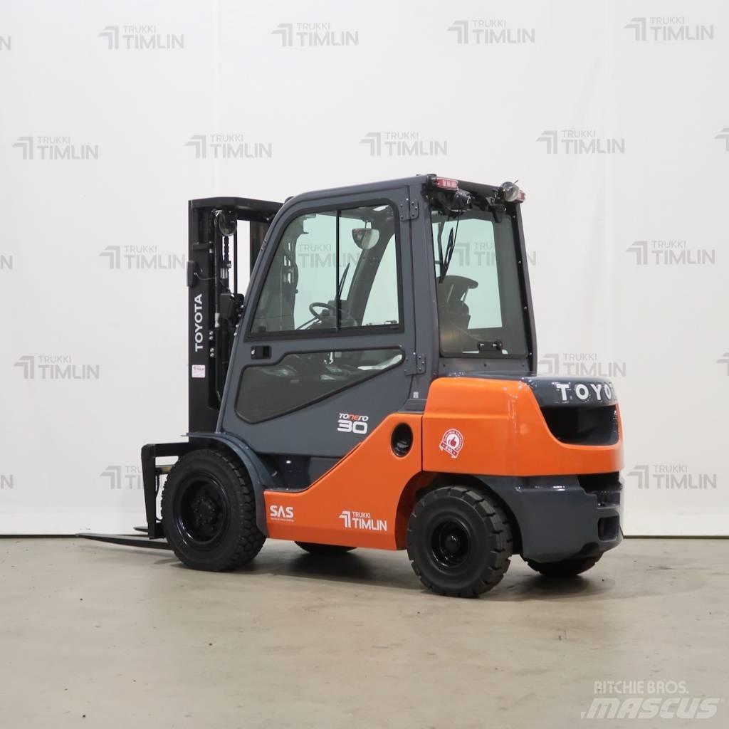 Toyota 02-8FDF30 Diesel trucks