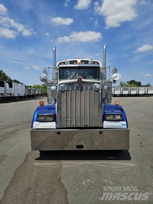 Kenworth W900 Prime Movers