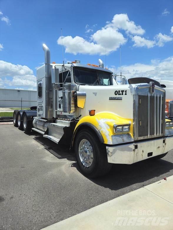 Kenworth W900 Prime Movers