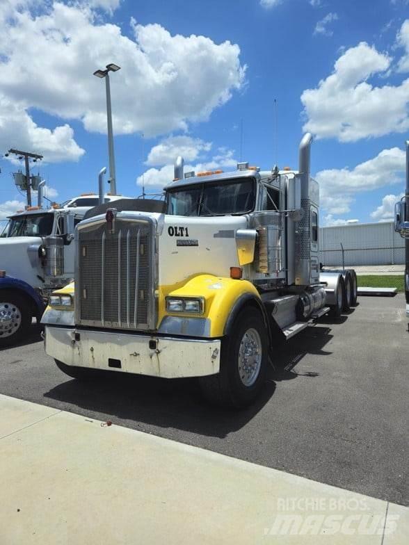 Kenworth W900 Prime Movers