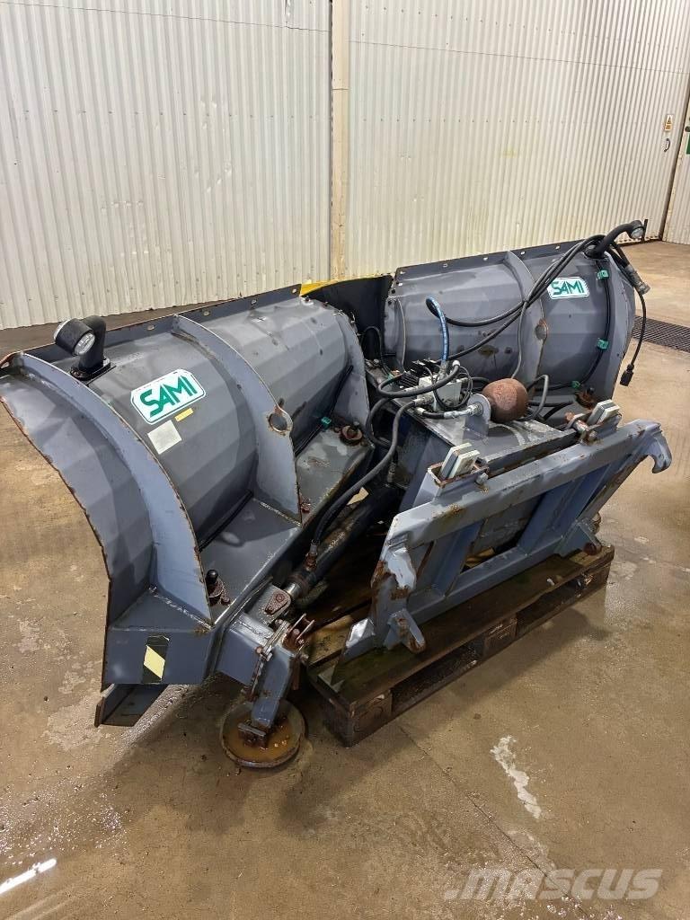 Sami VM 2400 Snow groomers