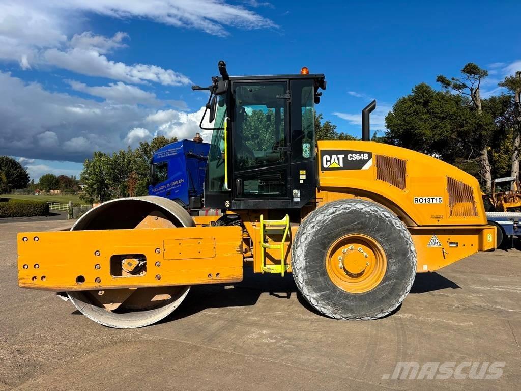 CAT CS 64 B Single drum rollers