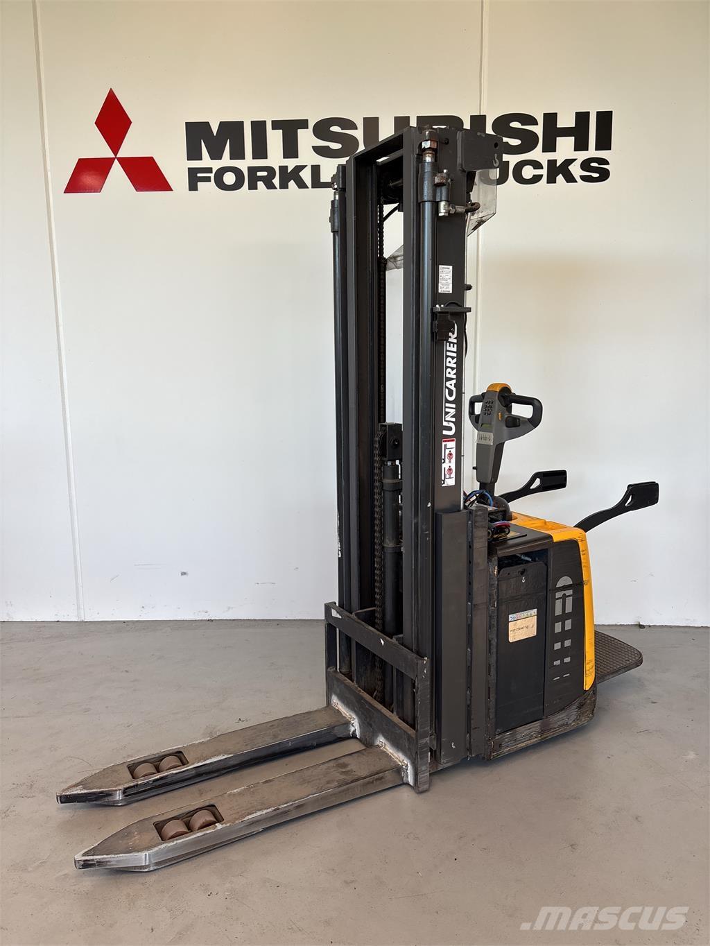 Atlet PSP160 Self propelled stackers