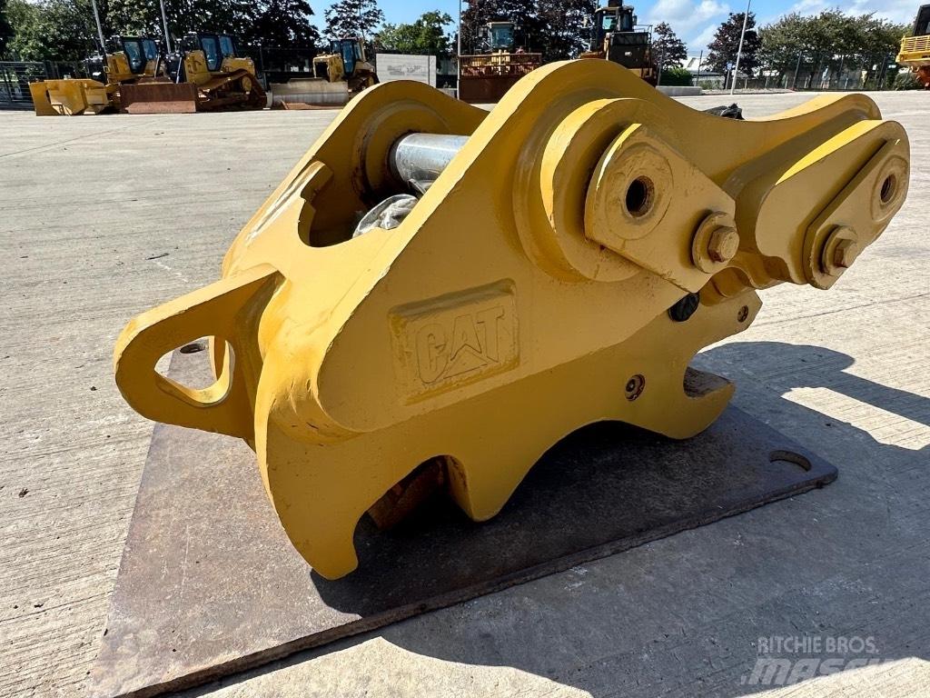 CAT 320 Quick connectors